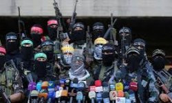 الفصائل الفلسطينية تنفي نفياً قاطعاً الأخبار المتداولة حول تسليم السلاح